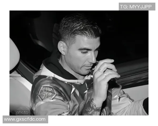 足球传奇球星遭遇飞机失事 不幸逝世举世哀悼 足球传奇球星遭遇飞机失事 不幸逝世举世哀悼