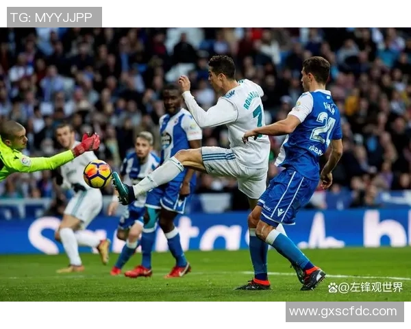 足球明星经典瞬间集锦展现绝妙技巧与精彩表演 足球明星经典瞬间集锦展现绝妙技巧与精彩表演