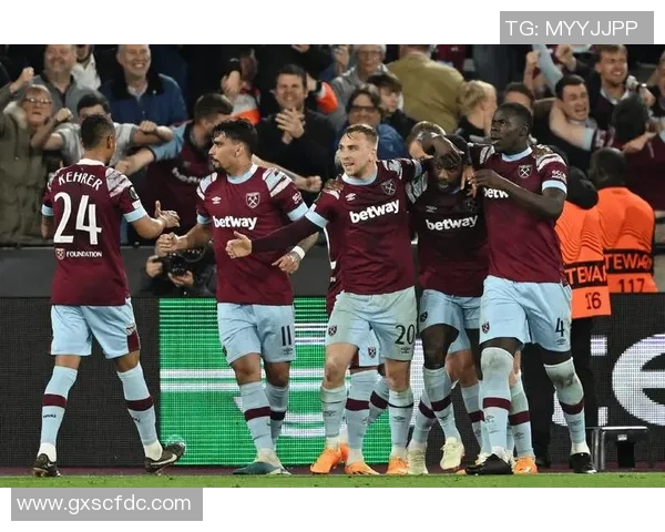 免费下载正版足球APP畅享全球球星实时数据与精彩赛事分析